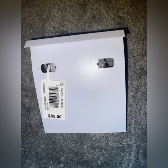 BNWT Kendra Scott Ari Heart Arrow Gold Convertible Huggie Earrings $85 - Picture 4 of 4